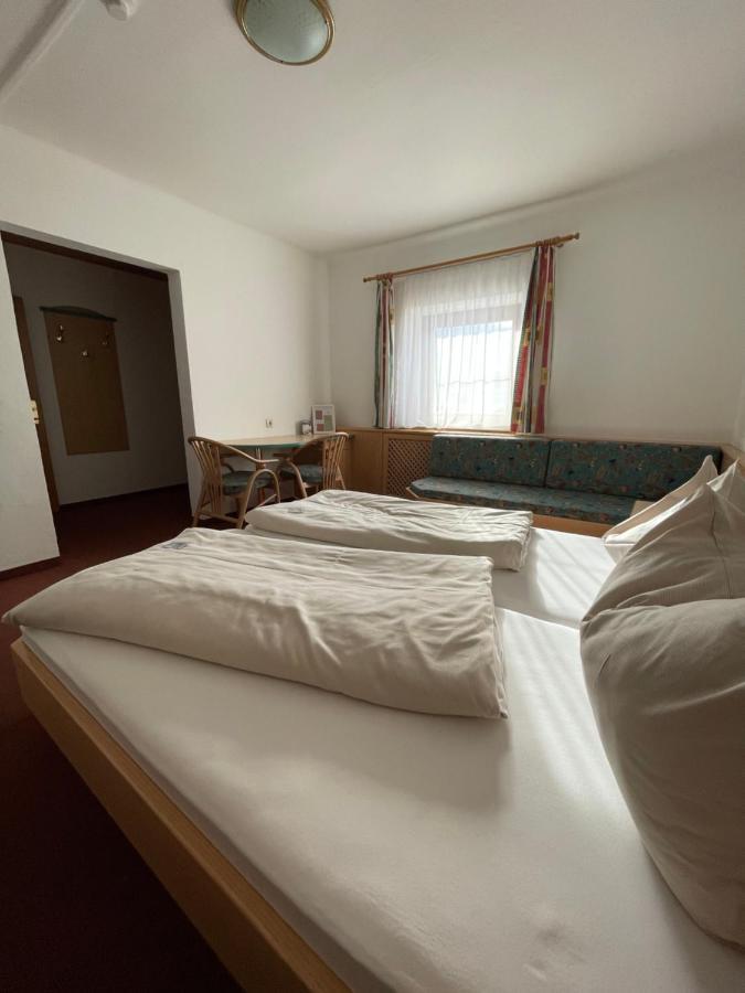 Hotel Die Metzgerstubn Sankt Michael im Lungau Exteriör bild